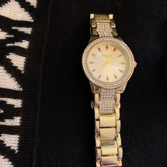 NWT Gold plated Folio brand watch - Picture 3 of 3